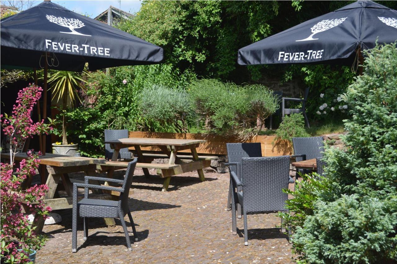 The Lamb Inn Crediton Exterior photo